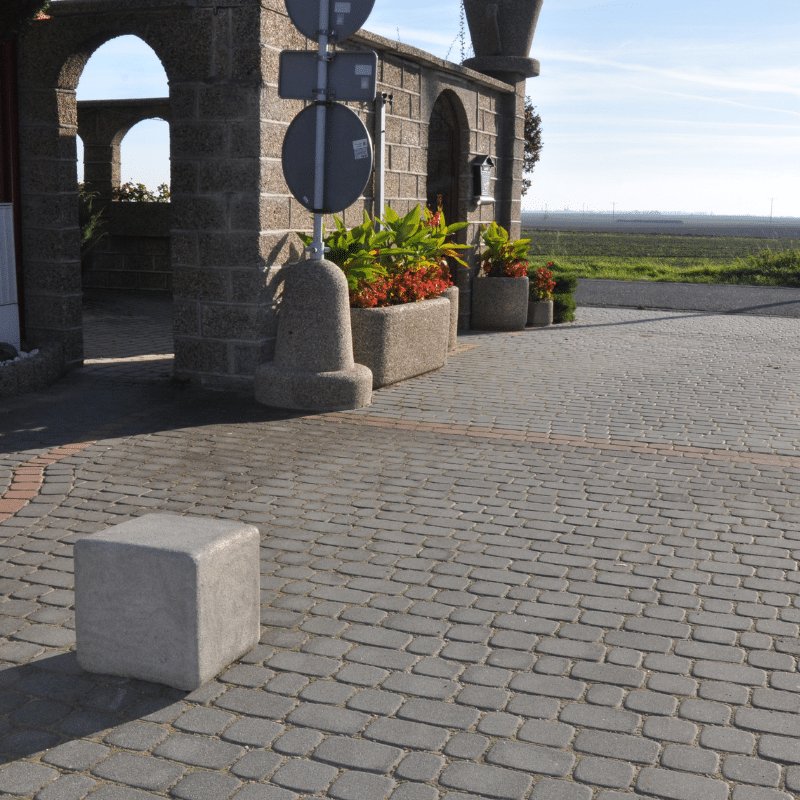 Betonowy słupek parkingowy 32×32 wys. 32 cm kod: 351